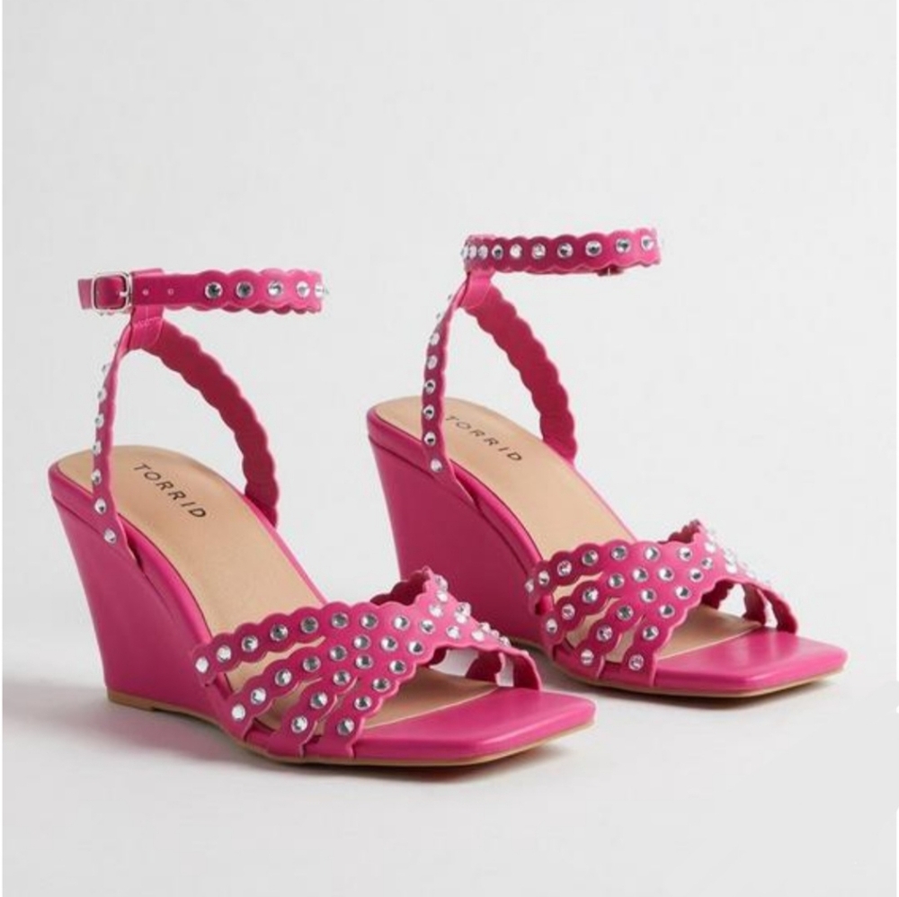 Torrid wedges